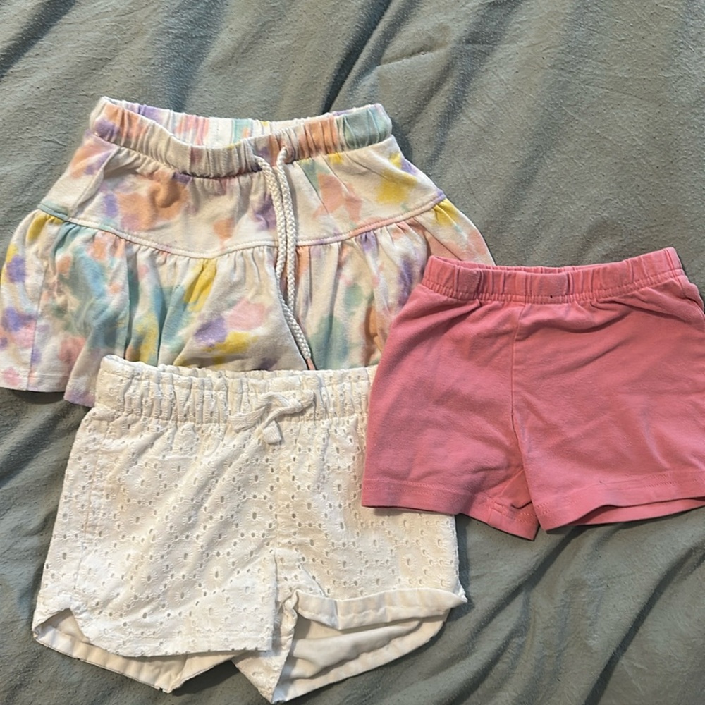 Size 2T toddler girls shorts and a skort